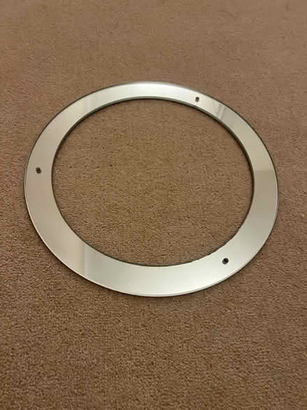 Photo of free Round glass mirror / wreath (CV5 Earlsdon) #1