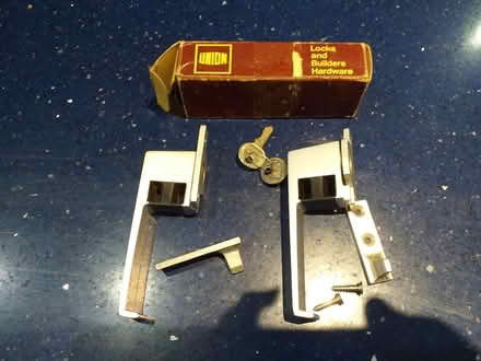 Photo of free Matched locking window handles (Fordingbridge SP6) #1