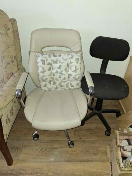 Photo of free Two office chairs (Sg51tw) #1