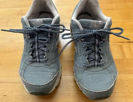 Photo of free NEW BALANCE 430 trail running 7.5 D (San Carlos-El Camino near Hull) #1