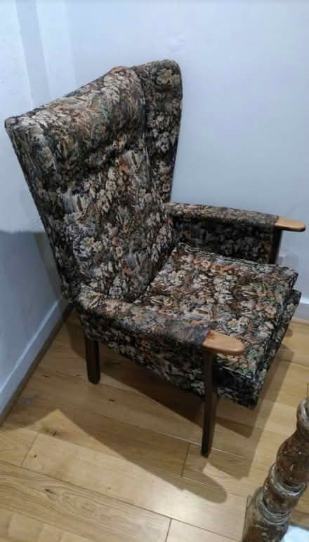Photo of free Retro armchair in floral print (Chingford Mount, E4) #2