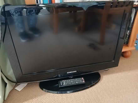 Photo of free 26" Samsung TV (Parkwood Rainham ME8) #1