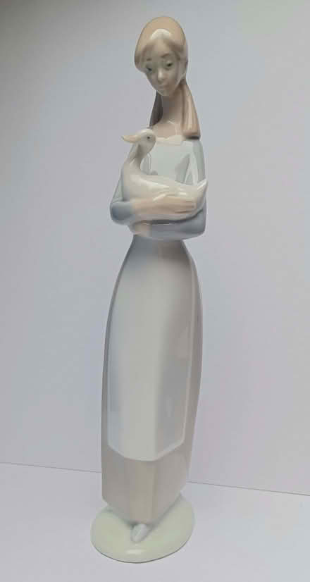 Photo of free Spanish Porcelain Figurine (NAO) - repaired neck (Primrose LA1) #1