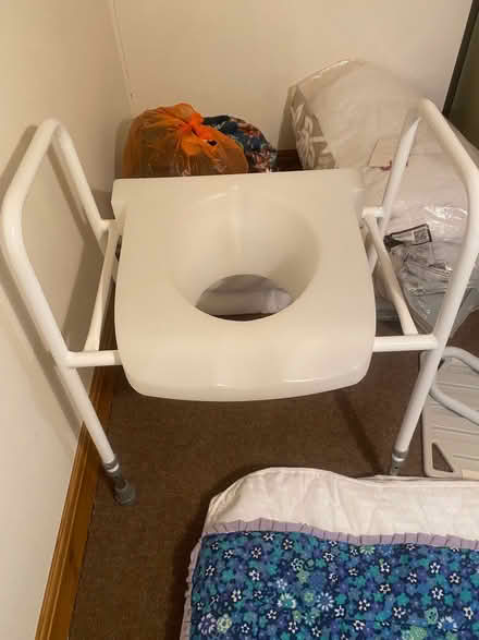 Photo of free Toilet seat (Sandford CA16) #1