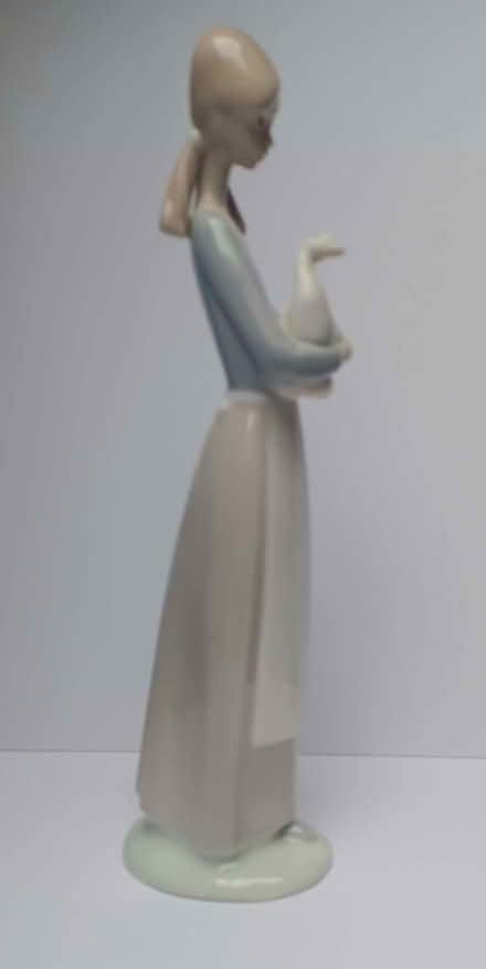 Photo of free Spanish Porcelain Figurine (NAO) - repaired neck (Primrose LA1) #2