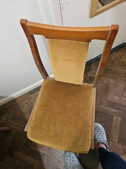 Photo of free Table woth chairs (Hartshill CV10) #2