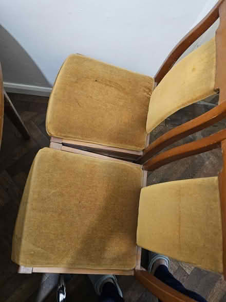 Photo of free Table woth chairs (Hartshill CV10) #3