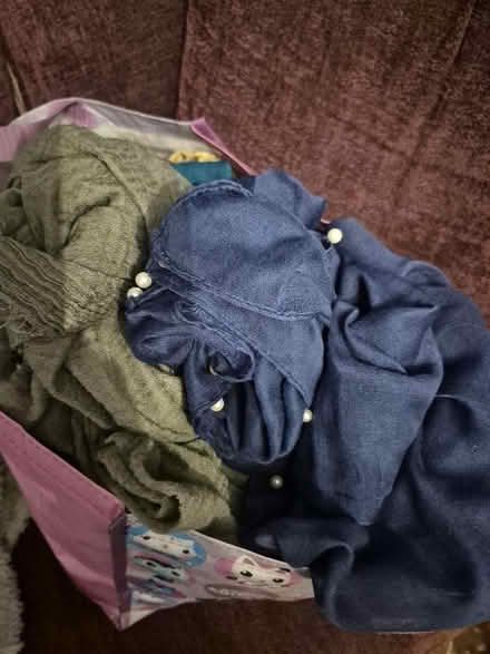 Photo of free Scarves (Hollinswood TF3) #1