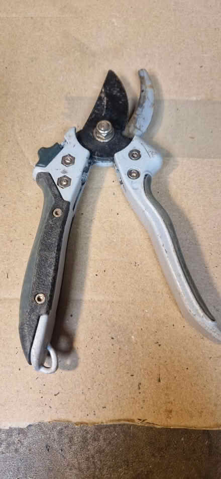 Photo of Knifes, scissors, hatchet, old tool (SO32 Swanmore) #2