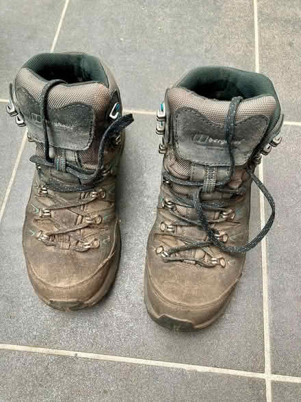 Photo of free Women's walking boots size 4 (Congleton town CW12) #1