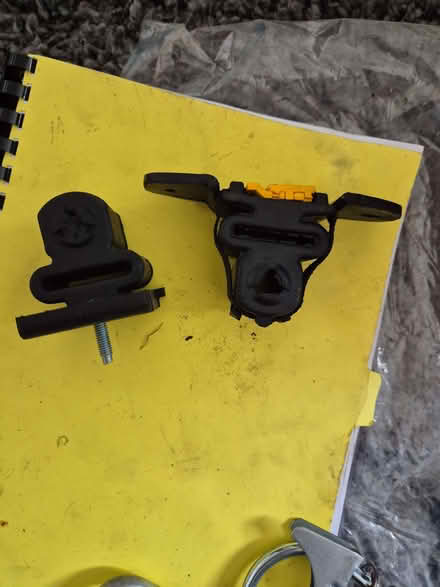 Photo of free Peugeot 207 exhaust mount rubbers and repair mount (Bengeo SG14) #1