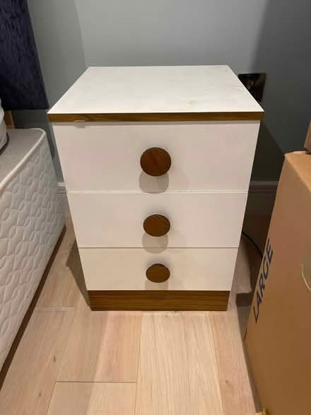 Photo of free Bedside table (Cockfosters EN4) #1