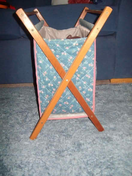 Photo of free Vintage knitting storage frame in blue with pink flowers (Great Moor SK2) #2