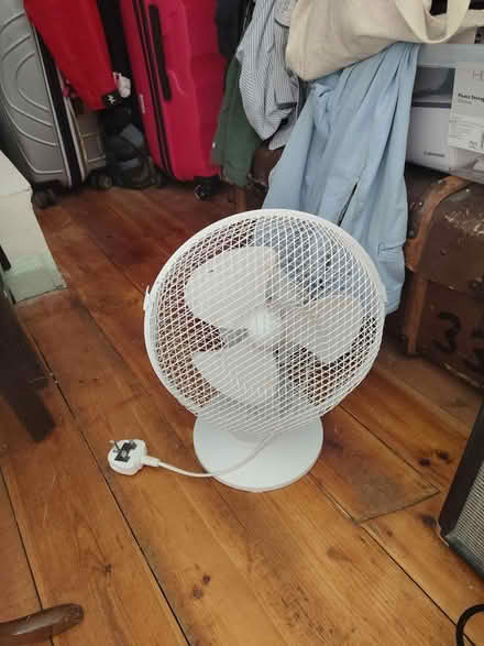 Photo of free Small white table fan (Downham) #1