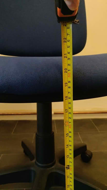 Photo of free Shabby but usable swivel chair (Leigh) #4