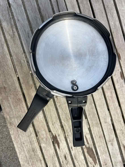 Photo of free Prestige Pressure cooker (Hove BN3) #3