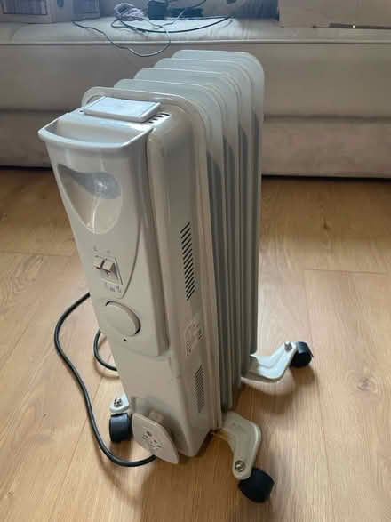 Photo of free Small electric radiator (London, Dalston E8) #4