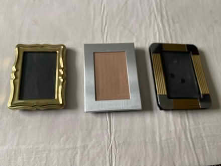 Photo of free 3 small frames (East side of Columbia) #1