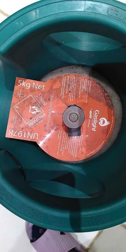 Photo of free 5kg Gaslight propane tank (Brentwood CM13) #1
