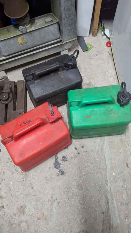 Photo of free 3 fuel cans (Malvern Link WR14) #1