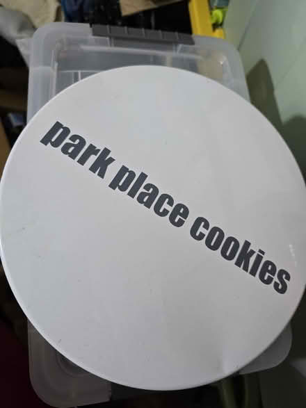 Photo of free Circular cookie tin (San Leandro) #1