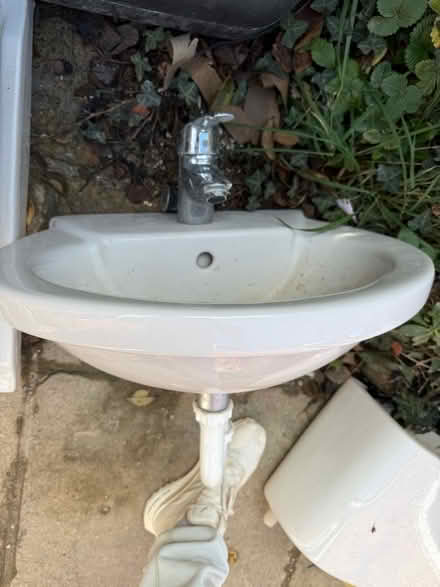 Photo of free Sink, tap and waste (Cumnor OX2) #1