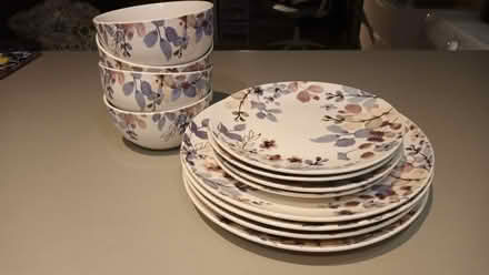 Photo of free 4 x dinner plates, 4 x side plates and 4 x bowls (Canton CF5) #1