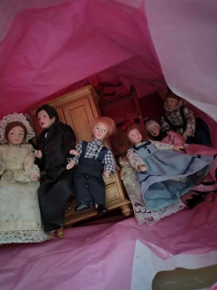 Photo of free Dolls house (Reading RG1) #3