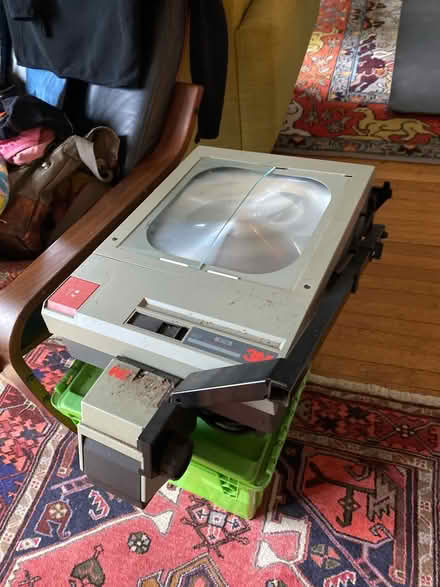 Photo of free Transparency overhead projector (Ashby & Sacramento) #1