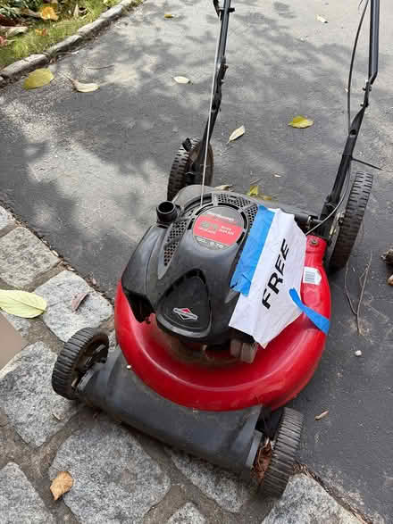 Photo of free Mulching lawn mower (King of Prussia) #1