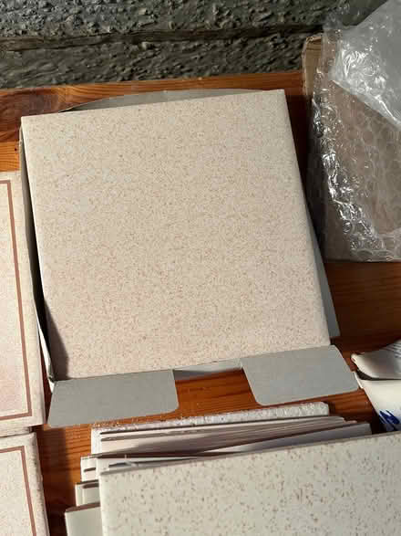 Photo of free Decorative kitchen tiles (Wychwood Avenue LU2) #3