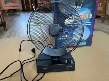 Photo of free Indoor amplified TV antenna (Rotherwick RG27) #1