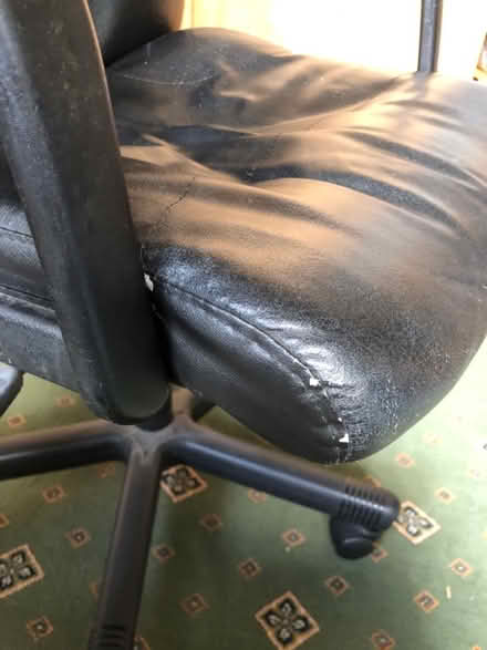 Photo of free Comfortable office chair (Essex Road N1) #3