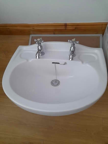 Photo of free Sink and pedestal (Celbridge) #2
