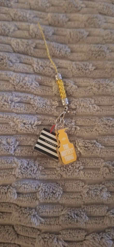 Photo of free Sephora phone charm (Finchley N2) #1