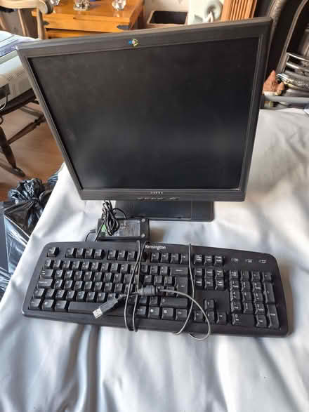 Photo of free Monitor and Keyboard (Great Moor SK2) #1