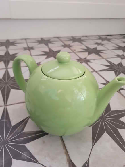 Photo of free Green teapot (Rotherhithe SE16) #2