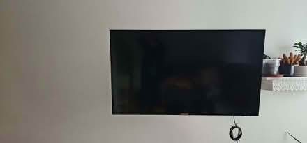 Photo of free 50 inch TV with remote and wall mount (Southsea PO4) #1