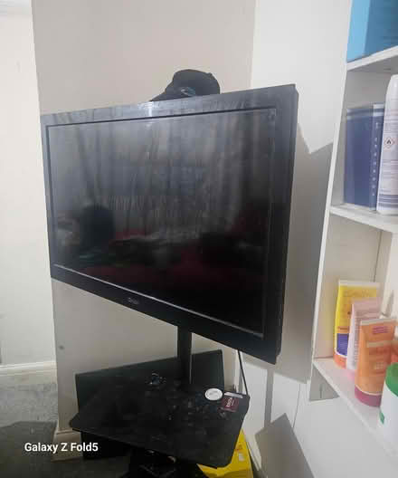 Photo of free Television withthe stand (N14 4RD) #2