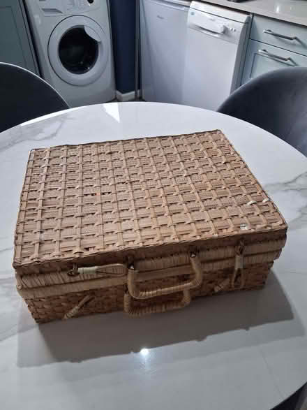 Photo of free Wicker Picnic-Type Hamper / Basket (Grange CH48) #1