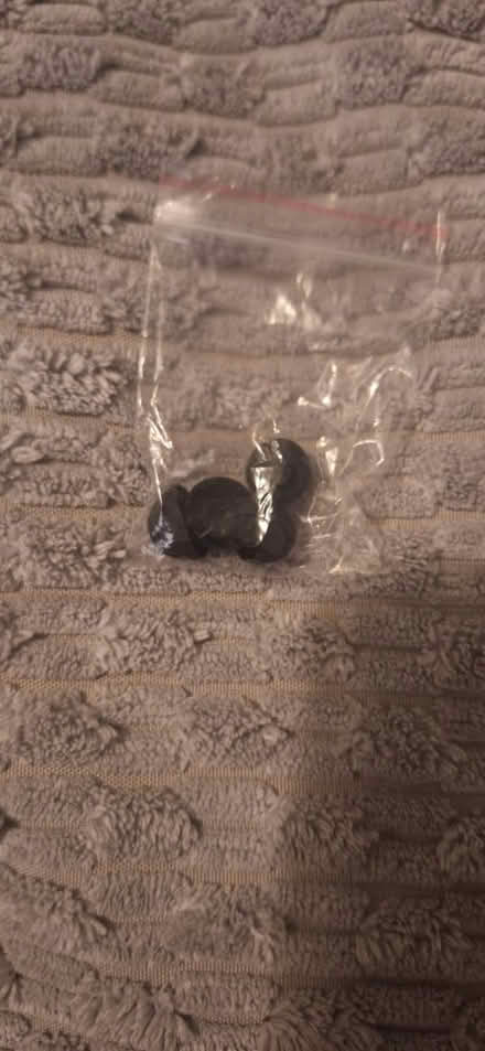 Photo of free Squigee earbuds 2 sizes (Finchley N2) #1