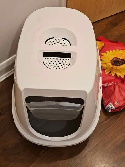 Photo of free Covered litter tray (Lochend EH7) #1