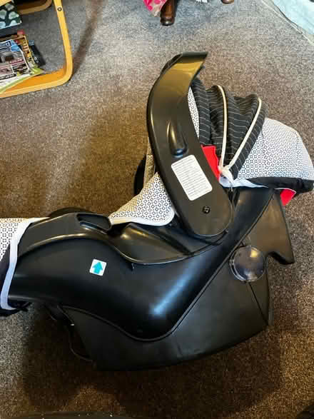 Photo of free Graco ECER44/03 Universal Car Seat (Bradford BD2) #3