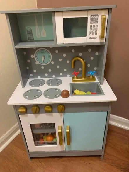 Photo of free Children’s play kitchen (Harrietsham ME17) #1