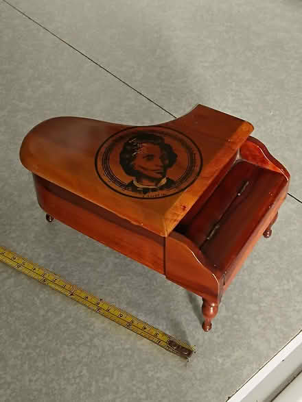Photo of free Vintage piano music box (Sutton SS4) #1