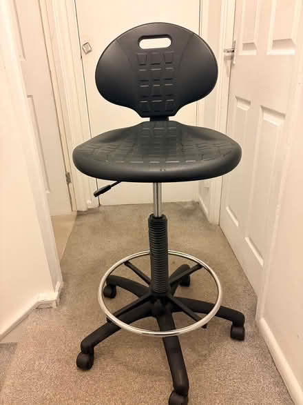 Photo of free 2 office chairs (Bracknell’s RG42) #1