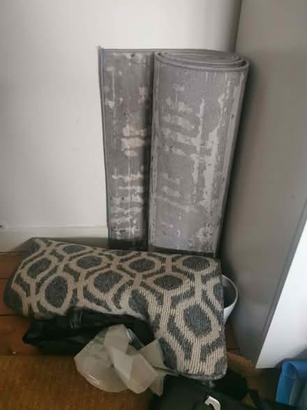 Photo of free rug runner (Haggerston E8) #2