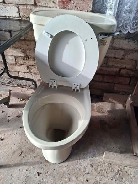 Photo of free Toilet and wash hand basin (Croftfoot G73) #4