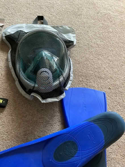 Photo of free junior full face mask and snorkel, flippers (Sciennes EH9) #1