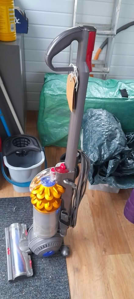 Photo of free Dyson hoover (Rochford, SS4 1TW) #1